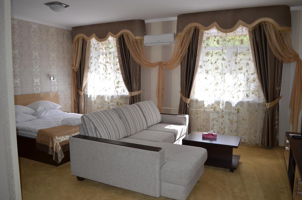Mereke Hotel Ustʼ-Kamenogorsk Værelse billede
