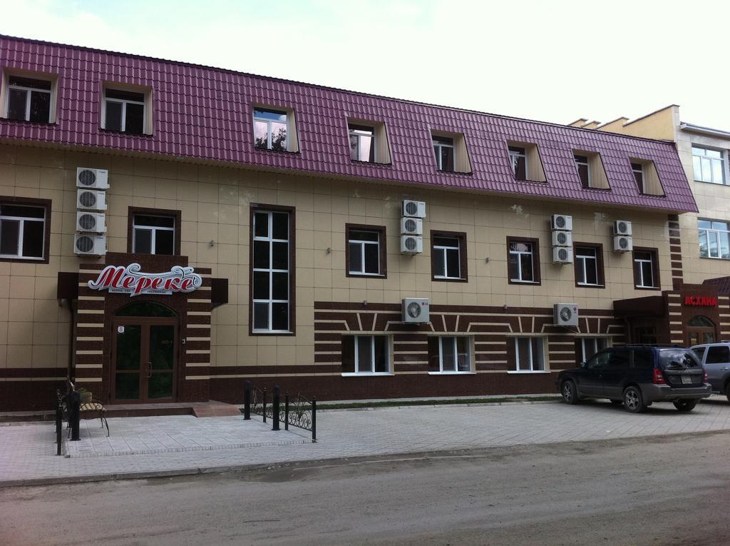 Mereke Hotel Ustʼ-Kamenogorsk Eksteriør billede