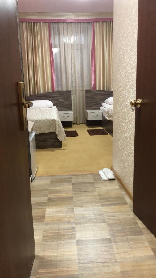 Mereke Hotel Ustʼ-Kamenogorsk Eksteriør billede